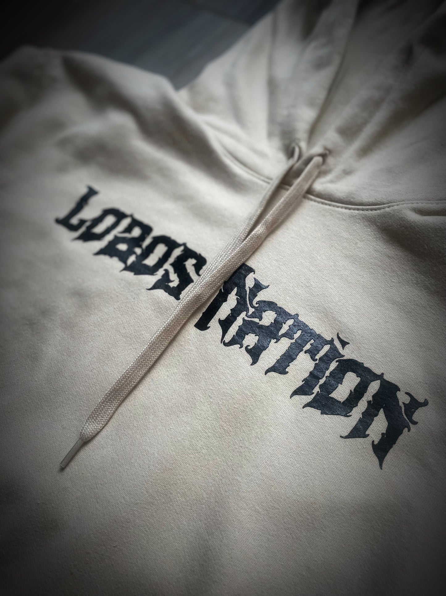 Pull Over Hoodie W/Lobo